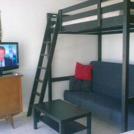 Apartamento Studio Climatise. Proche Parking, Commerces Et Mer Carqueiranne Exterior foto